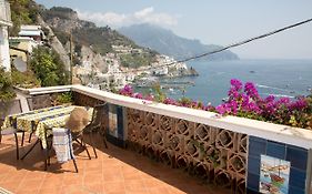 Bouganville & Sea